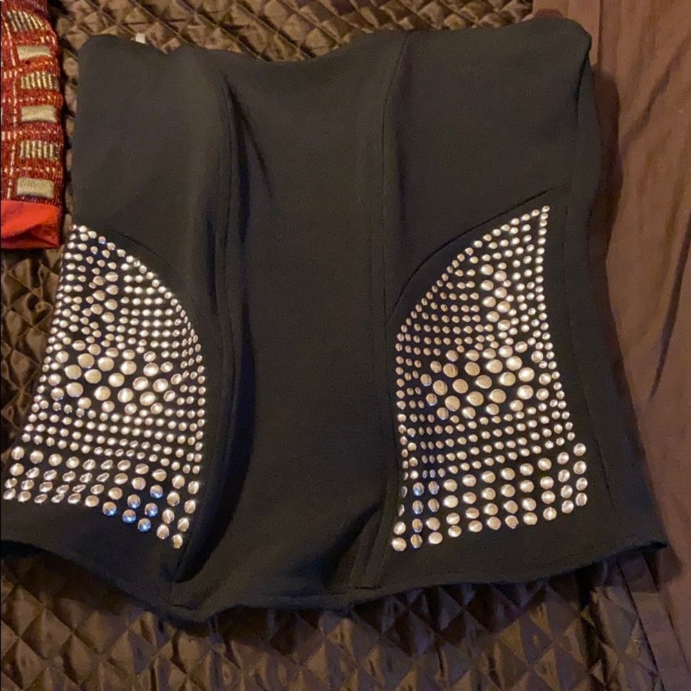 Cute bustier!
